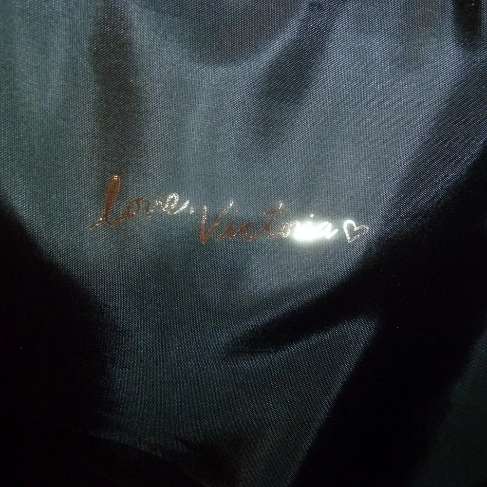 Victoria's Secret Limited Edition Ext arge Black
